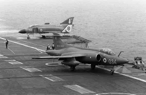 Aircraft HMS Ark Royal Fleet Air Arm. McDonnell Douglas Phantom FG1 (F-4K Aircraft HMS Ark Royal Fleet Air Arm. McDonnell Douglas Phantom FG1 (F-4K