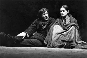 Albert Finney as an itinerant Labourer, with Frances Tomelty Albert Finney as an itinerant Labourer, with Frances Tomelty