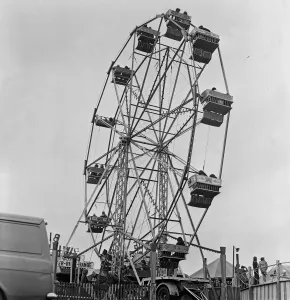 All the fun of Silcocks Fair big wheel at Skelmersdale 17th May 1973 All the fun of Silcocks Fair big wheel at Skelmersdale 17th May 1973