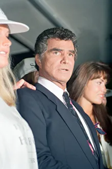 American actor Burt Reynolds opening the Harrods Sale. 7th July 1993 American actor Burt Reynolds opening the Harrods Sale. 7th July 1993