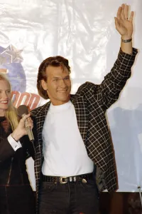 Mirror/0100to0199 00100/american actor patrick swayze arrives grand Mirror/0100to0199 00100/american actor patrick swayze arrives grand