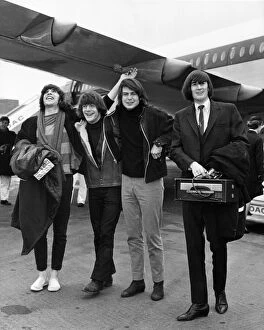 Airport Collection: American pop group The Lovin Spoonful pop group arriving at London Airport from New