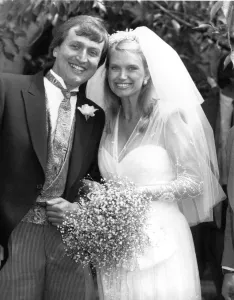 Anneka Rice marries theatre producer Nick Allott. Anneka Anneka Rice marries theatre producer Nick Allott. Anneka