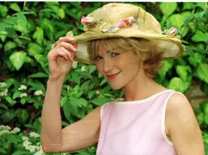 Anthea Turner at Royal Ascot- June 1998 TV Presenter wearing Dale Issac designed Anthea Turner at Royal Ascot- June 1998 TV Presenter wearing Dale Issac designed