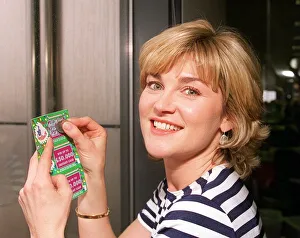 Anthea Turner TV Presenter Daily Mirror National Lottery Scratchcards Competition Anthea Turner TV Presenter Daily Mirror National Lottery Scratchcards Competition