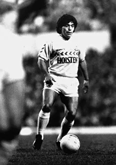 00236 Collection: Argentine footballer Diego Maradona playing for Tottenham Hotspur in the Osvaldo Ardiles