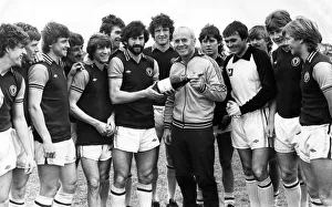 Aston Villa Manager Ron Saunders with his team, receives the Evening Mail Sports Aston Villa Manager Ron Saunders with his team, receives the Evening Mail Sports