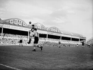 00236 Collection: Aston Villa v Sunderland Division One September 1st 1952