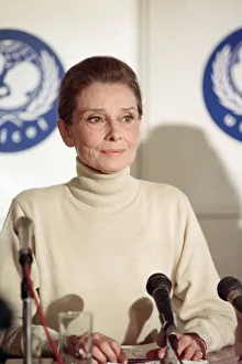 Mirror/1400to1499 01470/audrey hepburn speaking unicef returning trip Mirror/1400to1499 01470/audrey hepburn speaking unicef returning trip