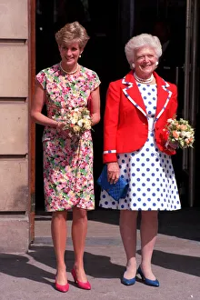 BARBARA BUSH WITH THE PRINCESS OF WALES 17/07/1991 BARBARA BUSH WITH THE PRINCESS OF WALES 17/07/1991