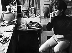 BARBARA STREISAND ON THE TELEPHONE IN HER BROADWAY DRESSING ROOM - OCTOBER 1965 BARBARA STREISAND ON THE TELEPHONE IN HER BROADWAY DRESSING ROOM - OCTOBER 1965