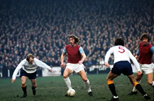 Billy Bonds of West Ham United in a battle for the ball with Archie Gemmill of Derby Billy Bonds of West Ham United in a battle for the ball with Archie Gemmill of Derby