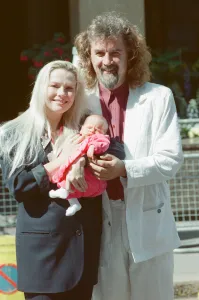 Billy Connolly, Pamela Stephenson and their new baby Scarlett Connolly. 6th August 1988 Billy Connolly, Pamela Stephenson and their new baby Scarlett Connolly. 6th August 1988
