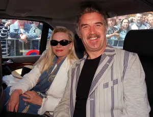 BILLY CONNOLLY & WIFE PAMELA STEPHENSON ARRIVE AT CANNES FILM FESTIVAL - 1997 BILLY CONNOLLY & WIFE PAMELA STEPHENSON ARRIVE AT CANNES FILM FESTIVAL - 1997