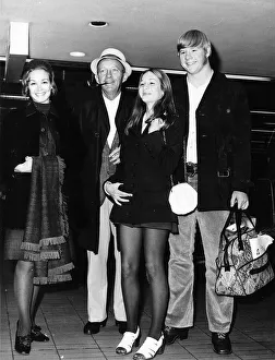 Bing Crosby arrives in London with his family - August 1972 dbase MSI Bing Crosby arrives in London with his family - August 1972 dbase MSI