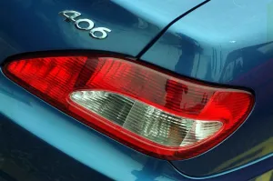 BLUE PEUGEOT 406 COUPE CAR AUGUST 1997 REAR LIGHTS BLUE PEUGEOT 406 COUPE CAR AUGUST 1997 REAR LIGHTS