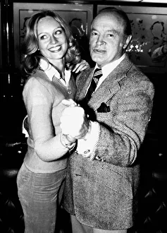 Bob Hope comedian with Miss World A©mirrorpix Bob Hope comedian with Miss World A©mirrorpix