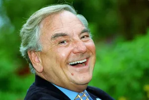 Bob Monkhouse Comedian/TV Presenter May 1998 A©mirrorpix Bob Monkhouse Comedian/TV Presenter May 1998 A©mirrorpix