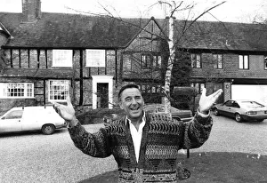 Bob Monkhouse outside his home in the country 02/03/1989 Bob Monkhouse outside his home in the country 02/03/1989