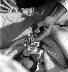 Boxer Freddie Mills and daughter Susan. July 1952 C3422-001 Boxer Freddie Mills and daughter Susan. July 1952 C3422-001