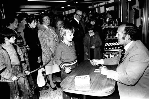 Boxer Henry Cooper visited British Home Stores in Newcastle on 22nd October 1980 to sign Boxer Henry Cooper visited British Home Stores in Newcastle on 22nd October 1980 to sign