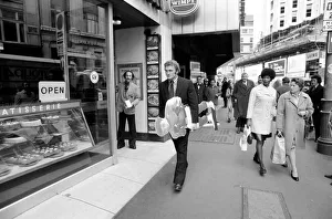 Boxer Joe Bugner on his way to a Press Conference at London's Sportsmans Club Boxer Joe Bugner on his way to a Press Conference at London's Sportsmans Club