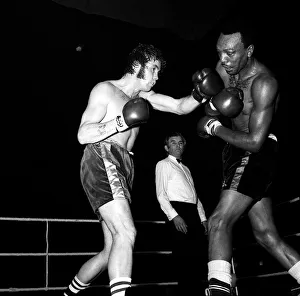 Boxers Chris finnigan v Bob Foster in 1972 Boxers Chris finnigan v Bob Foster in 1972