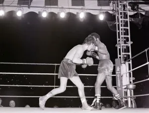 Boxing-Boxing Featherweight champion of the world. Barry McGuigan v Eusebio Pedroza Boxing-Boxing Featherweight champion of the world. Barry McGuigan v Eusebio Pedroza