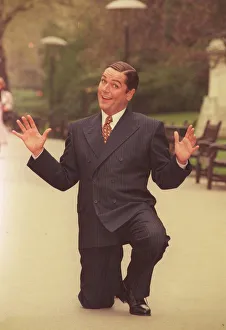 BRIAN CONLEY COMEDIAN KNEELING AND GESTURING WITH ARMS AND HANDS - 25/04/1995 BRIAN CONLEY COMEDIAN KNEELING AND GESTURING WITH ARMS AND HANDS - 25/04/1995