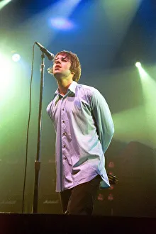 Mirror/0000to0099 00098/brit pop band oasis perform concert whitley bay Mirror/0000to0099 00098/brit pop band oasis perform concert whitley bay