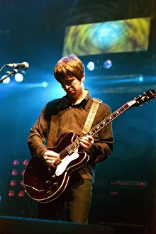 Mirror/0000to0099 00098/brit pop band oasis perform concert whitley bay Mirror/0000to0099 00098/brit pop band oasis perform concert whitley bay