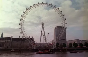 Mirror/0000to0099 00007/british airways london eye millennium ferris Mirror/0000to0099 00007/british airways london eye millennium ferris