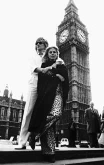 Britt Ekland and Rod Stewart, with Big Ben behind them. dbase msi Britt Ekland and Rod Stewart, with Big Ben behind them. dbase msi
