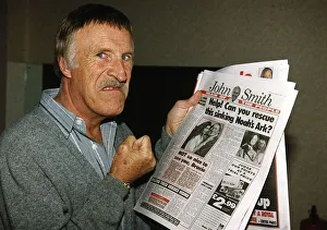 Bruce Forsyth Shows His Dissapproval At John Smiths Article Dbase A¿Mirrorpix Bruce Forsyth Shows His Dissapproval At John Smiths Article Dbase A¿Mirrorpix