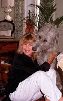 CARLA LANE (TV WRITER) WITH HER DOG 16/06/1989 CARLA LANE (TV WRITER) WITH HER DOG 16/06/1989