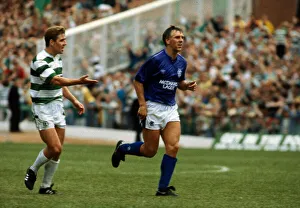 Celtic versus Rangers Mark McGhee extends hand to Graham Roberts August 1987 Celtic versus Rangers Mark McGhee extends hand to Graham Roberts August 1987