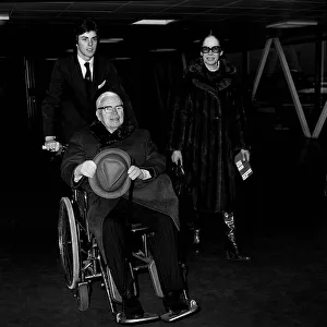 Charlie Chaplin with wife Una at London Airport 1975 Charlie Chaplin with wife Una at London Airport 1975