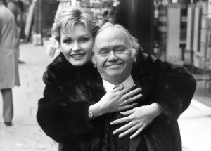 CHARLIE DRAKE AND FIONA FULLERTON OUTSIDE THE DOMINION THEATRE CHARLIE DRAKE AND FIONA FULLERTON OUTSIDE THE DOMINION THEATRE