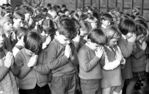 Children from St. Andrew's Church of England School, Eastern Green, Coventry Children from St. Andrew's Church of England School, Eastern Green, Coventry