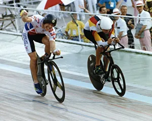 Chris Boardman winning the Olympic Pursuit Gold Medal as he passes the German 1992 Chris Boardman winning the Olympic Pursuit Gold Medal as he passes the German 1992