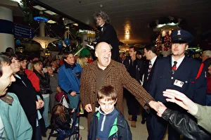 Christmas lights being switched on by Fred Elliott, Broad Street Mall, Reading Christmas lights being switched on by Fred Elliott, Broad Street Mall, Reading