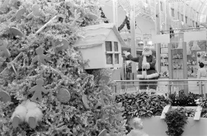 Christmas shoppers in Clayton Square Shopping Centre, Liverpool, 11th November 1991 Christmas shoppers in Clayton Square Shopping Centre, Liverpool, 11th November 1991