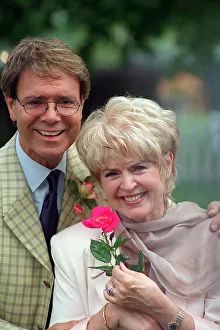 Mirror/0000to0099 00000/cliff richard gloria hunniford july 1999 Mirror/0000to0099 00000/cliff richard gloria hunniford july 1999