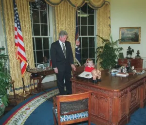 Bill Clinton President of the United States in the White House with Catherine Hamill aged Bill Clinton President of the United States in the White House with Catherine Hamill aged