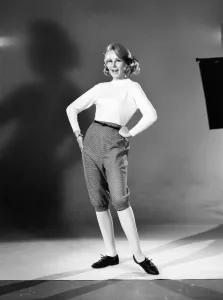 Clothing: Fashion: Woman wearing plus fours. Model: Marie Louise. January 1963 B1546-003 Clothing: Fashion: Woman wearing plus fours. Model: Marie Louise. January 1963 B1546-003