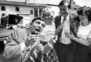 Comedian Norman Wisdom repays a favour by canvassing for Midlands Central Tory candidate Comedian Norman Wisdom repays a favour by canvassing for Midlands Central Tory candidate
