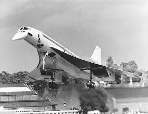 Images Dated 1st September 1974: Concorde UK pre Production prototype (101) comes into land with nose drooped