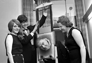 Coventry Magic Circle are trying to solve a vanishing trick Coventry Magic Circle are trying to solve a vanishing trick