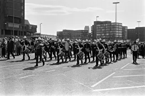Images Dated 15th August 1992: Crowds of people line the dock road set for a day out at Liverpool Albert Dock to see