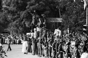 Crowds watching the Royal procession in Marrakesh, Morocco. 28th October 1980 Crowds watching the Royal procession in Marrakesh, Morocco. 28th October 1980